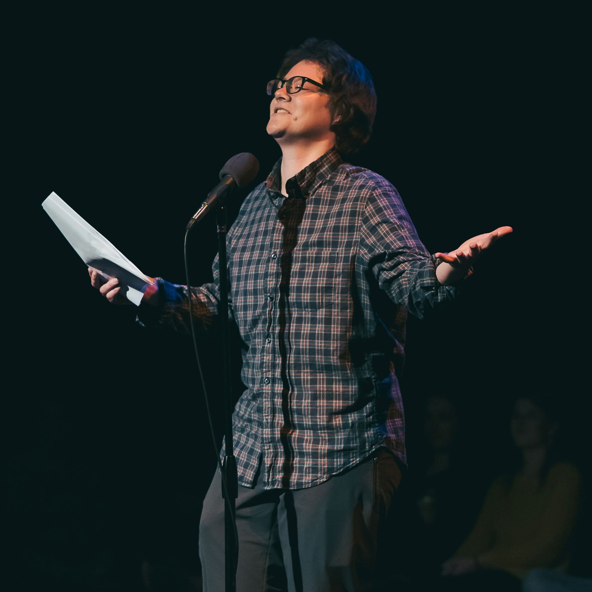 Kornblum Katz telling a story at The Narrators, April 2019